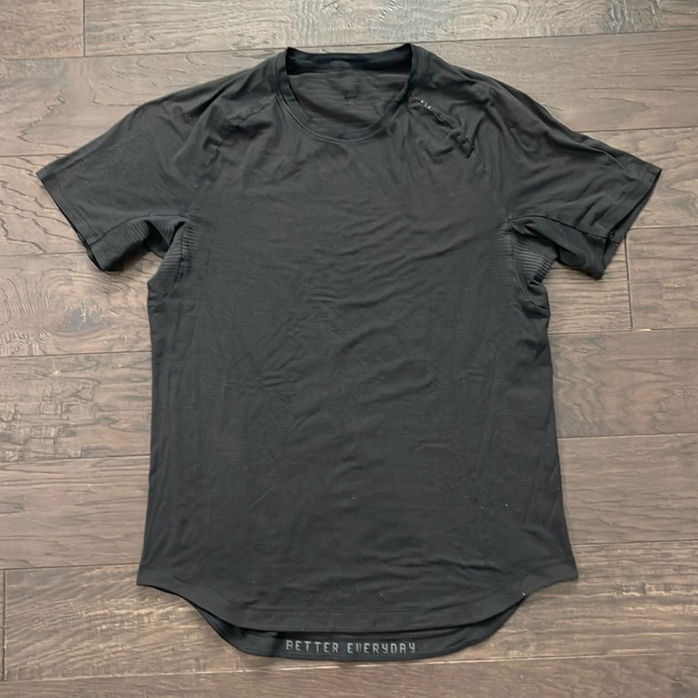 Lululemon Drysense Men’s Large Short Sleeve Shirt Black